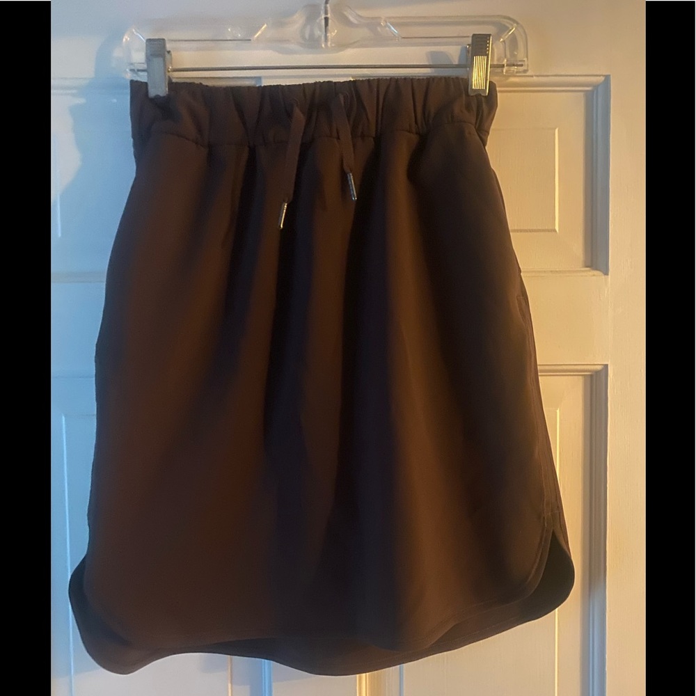 Lululemon skirt size 4